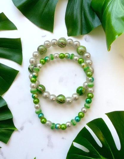 2 Bracelets