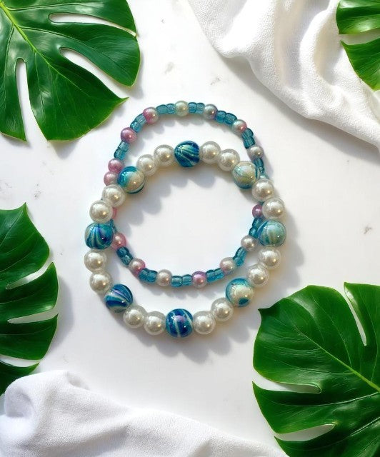 2 Bracelets