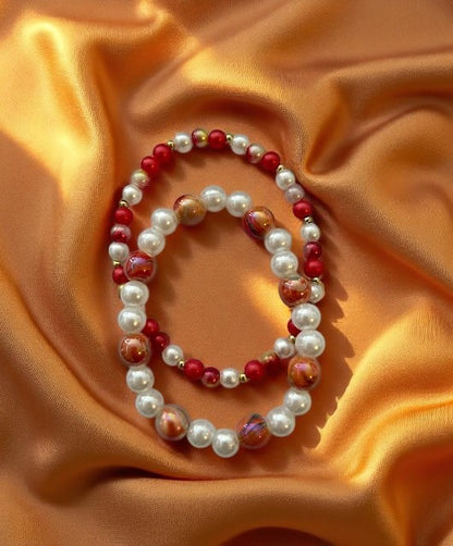 2 Bracelets