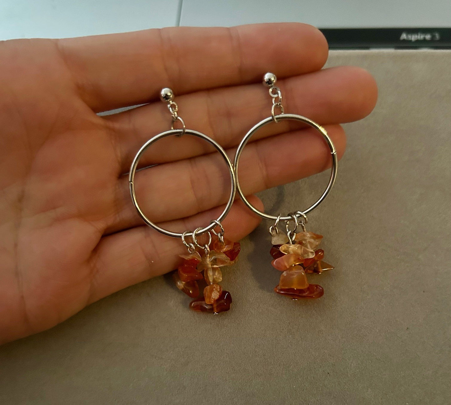 Amber stone earring