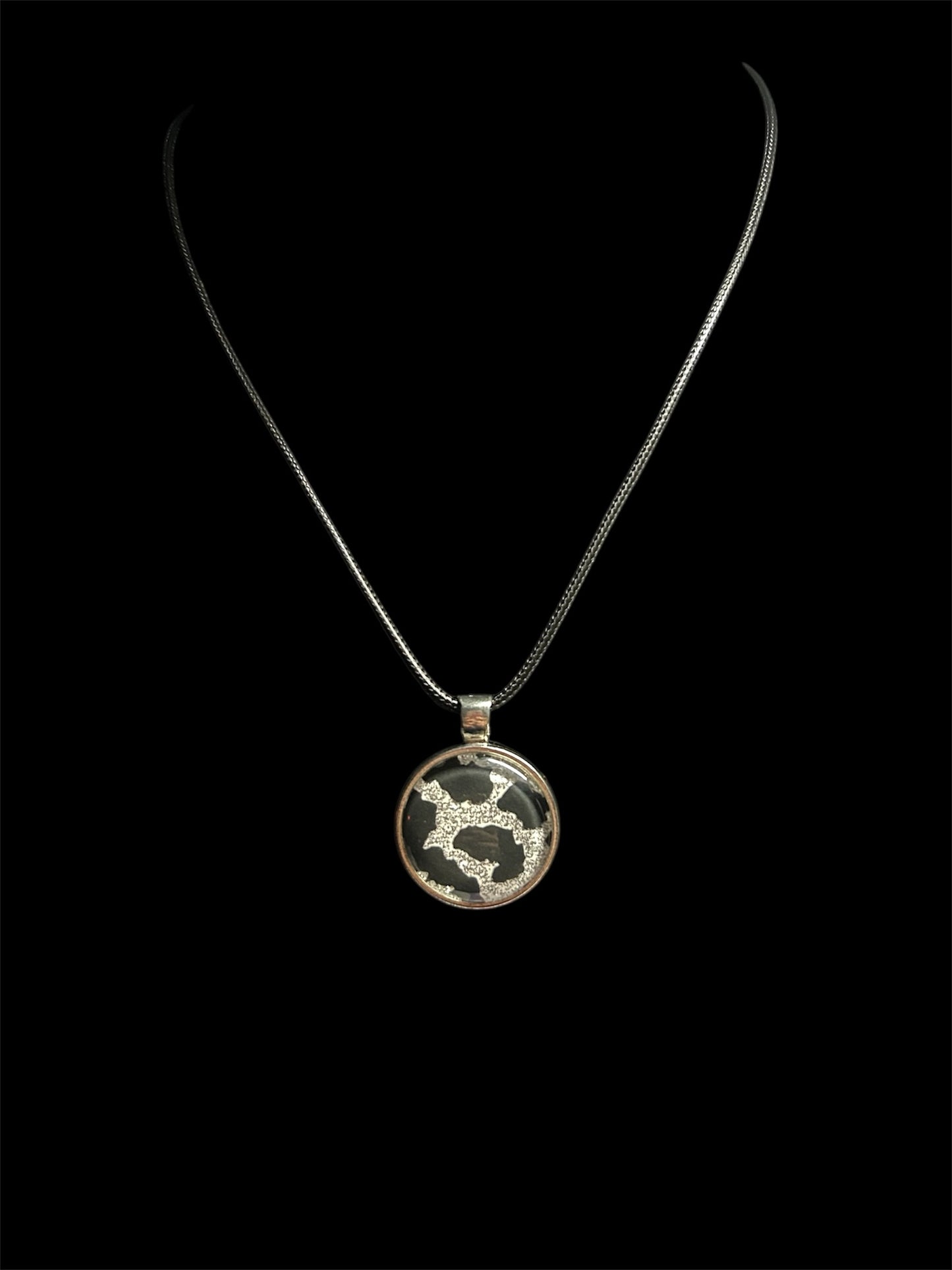 Collier motif Léopard